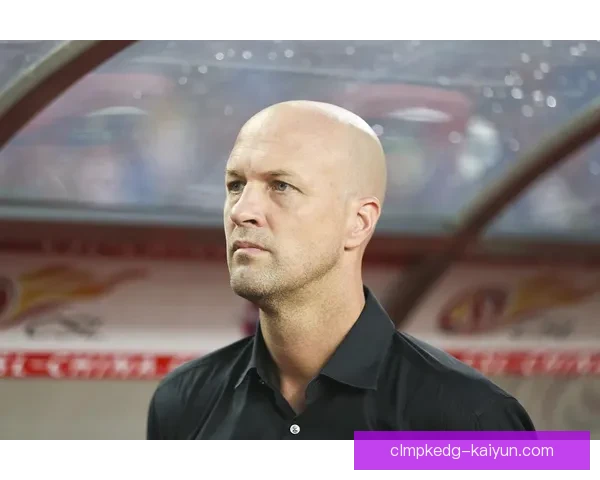 克鲁伊夫战术体系价值解析：影响深远的传控理念与足球哲学